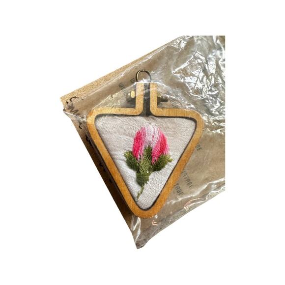 Small Triangle Handmade Embroidered Loom Pendants from Vintage Handkerchiefs - Picture 2 of 6